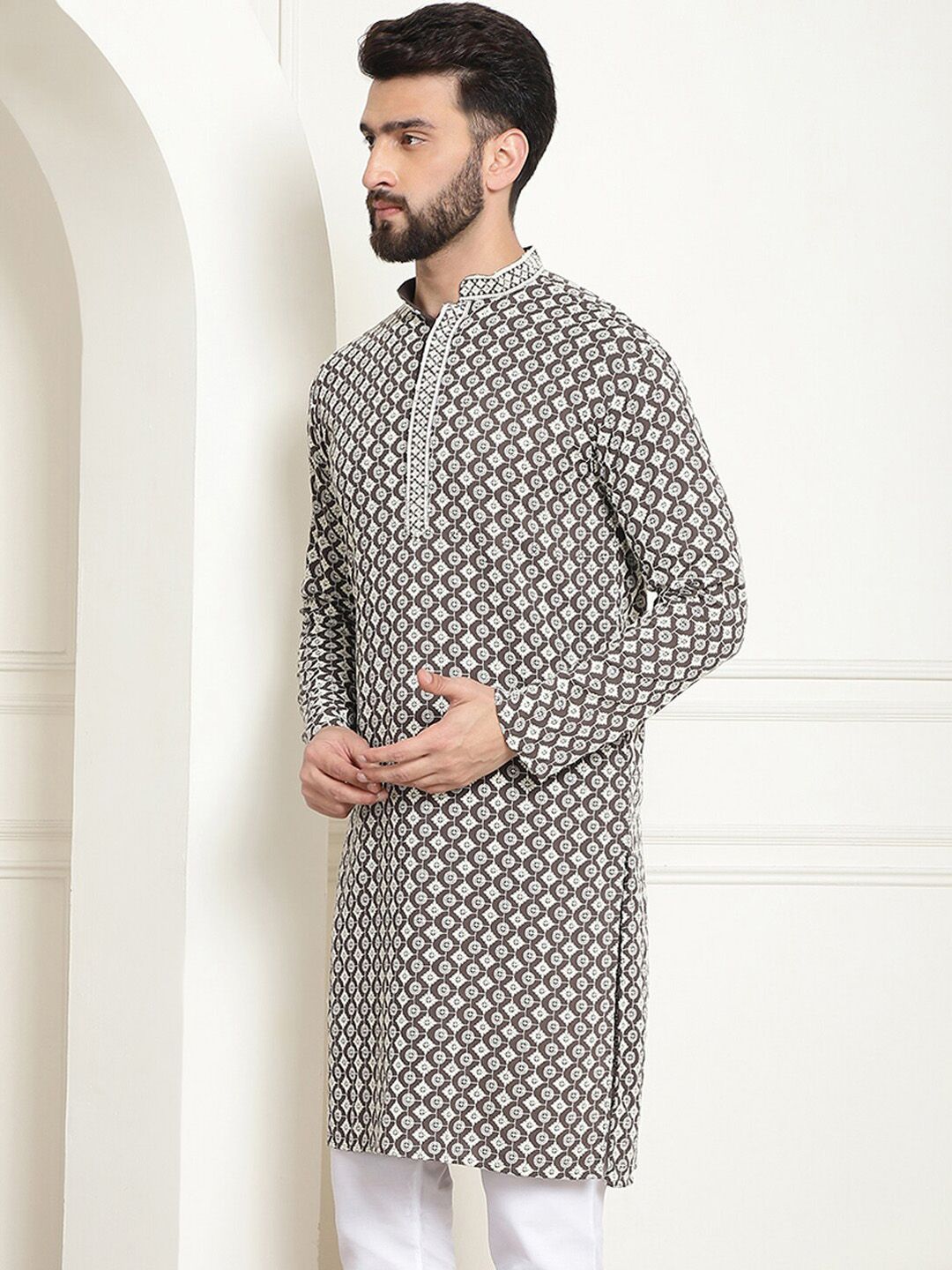 SOJANYA Ethnic Motifs Embroidered Mandarin Collar Pure Cotton Straight Kurta