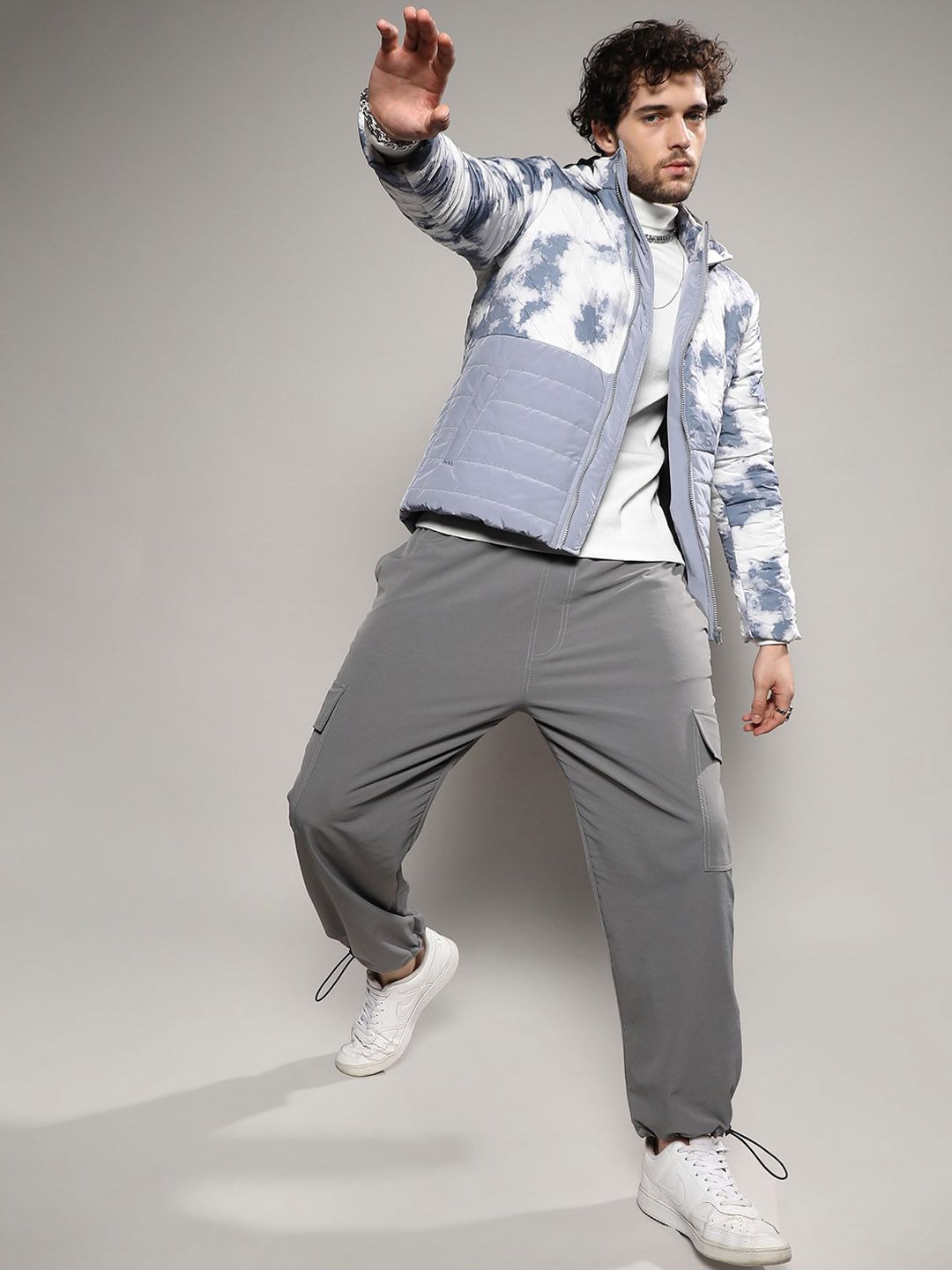 Campus Sutra Tie and Dye Windcheater Outdoor Puffer Jacket