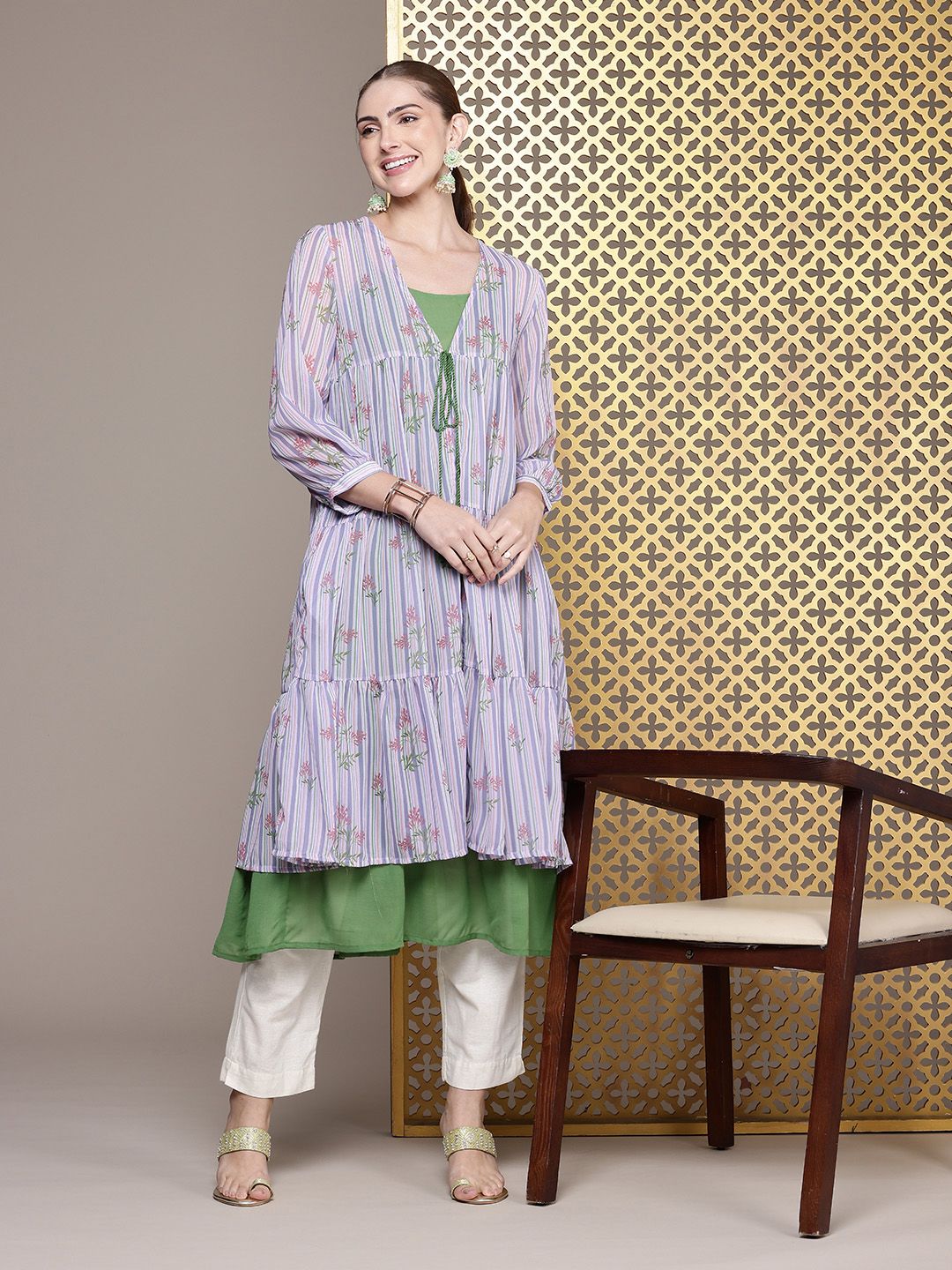 House of Pataudi Shoulder Straps Jashn Kurta With Longline Shrug