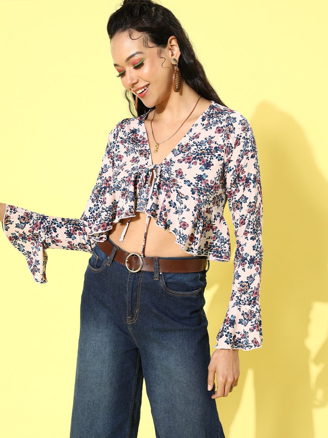 Berrylush Women Classic White Floral Cropped Top