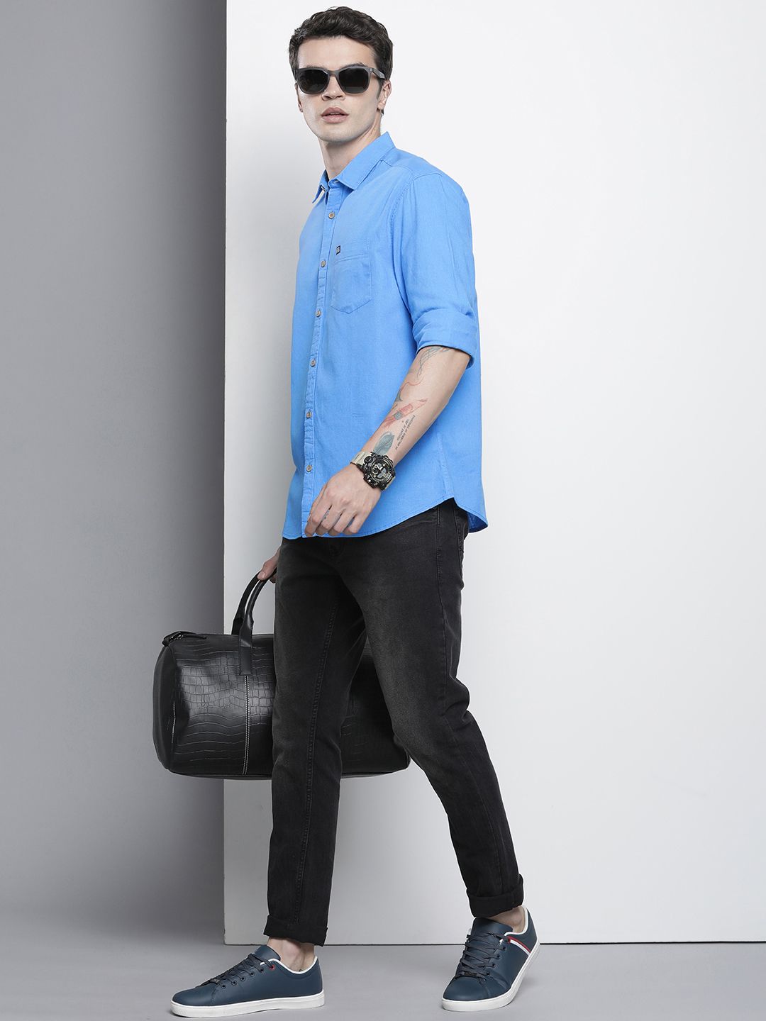The Indian Garage Co Men Slim Fit Solid Linen Resortwear Shirt