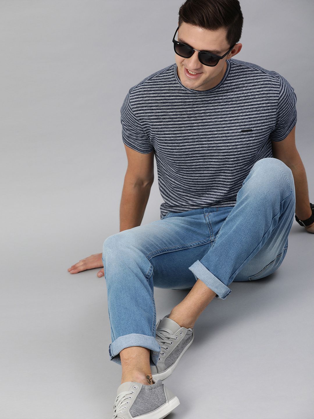 THE BEAR HOUSE Men Navy Blue Striped Round Neck T-shirt