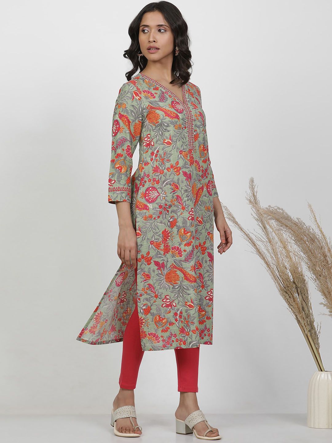 W Floral Printed V-Neck Pure Cotton Straight Kurta