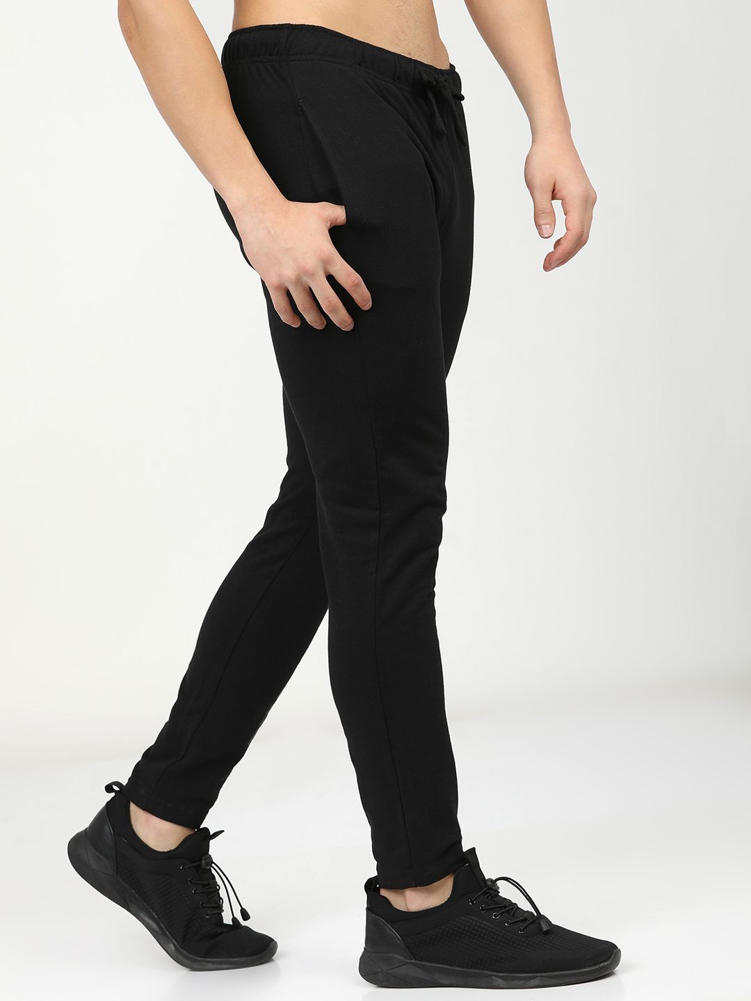 HIGHLANDER Men Black Solid Slim-Fit Track Pants