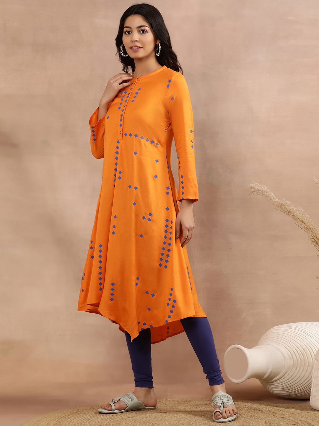 W Geometric Printed Mandarin Collar Anarkali Kurta With Legging