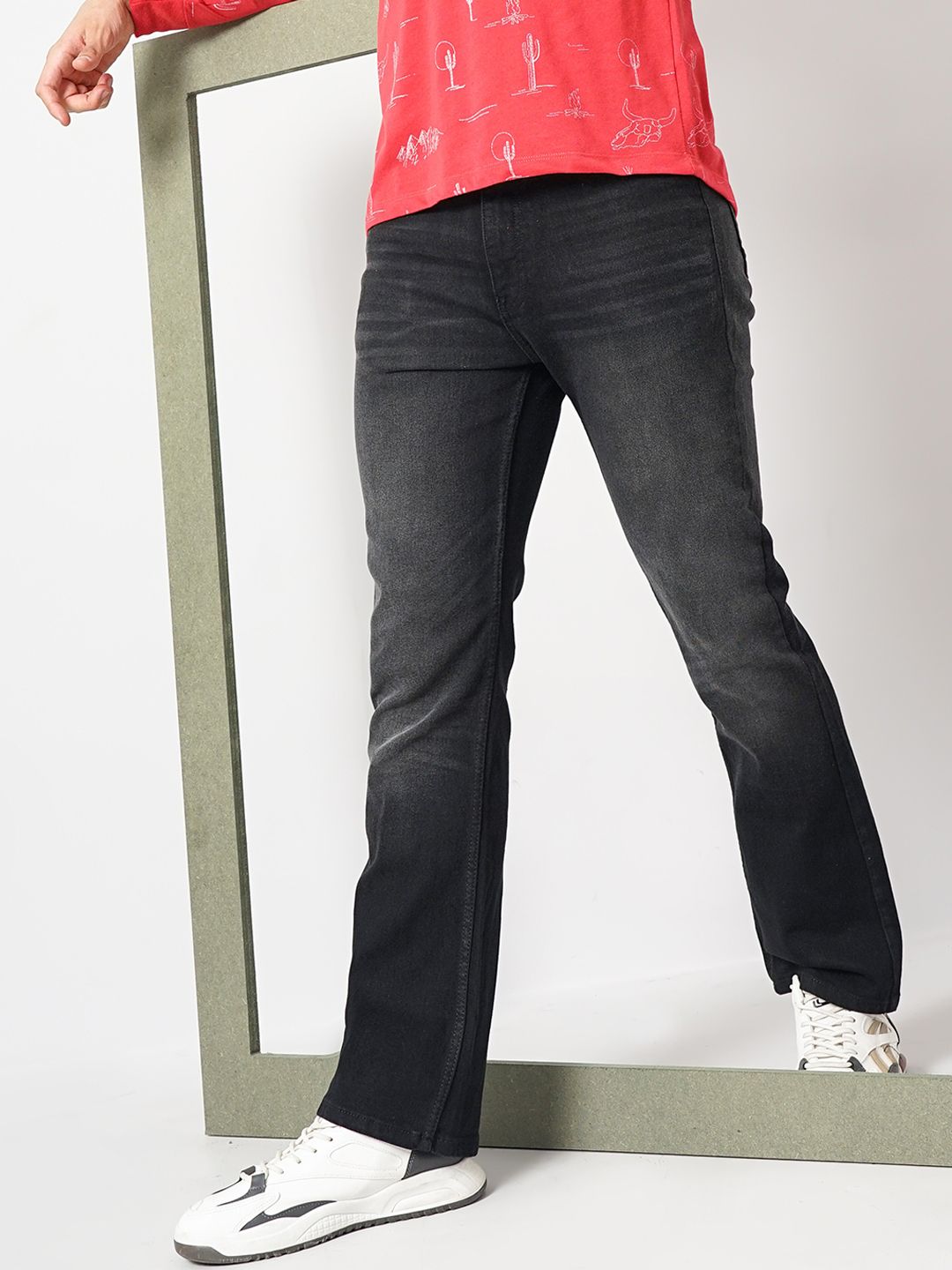 The Indian Garage Co Men Bootcut Clean Look Light Fade Stretchable Jeans