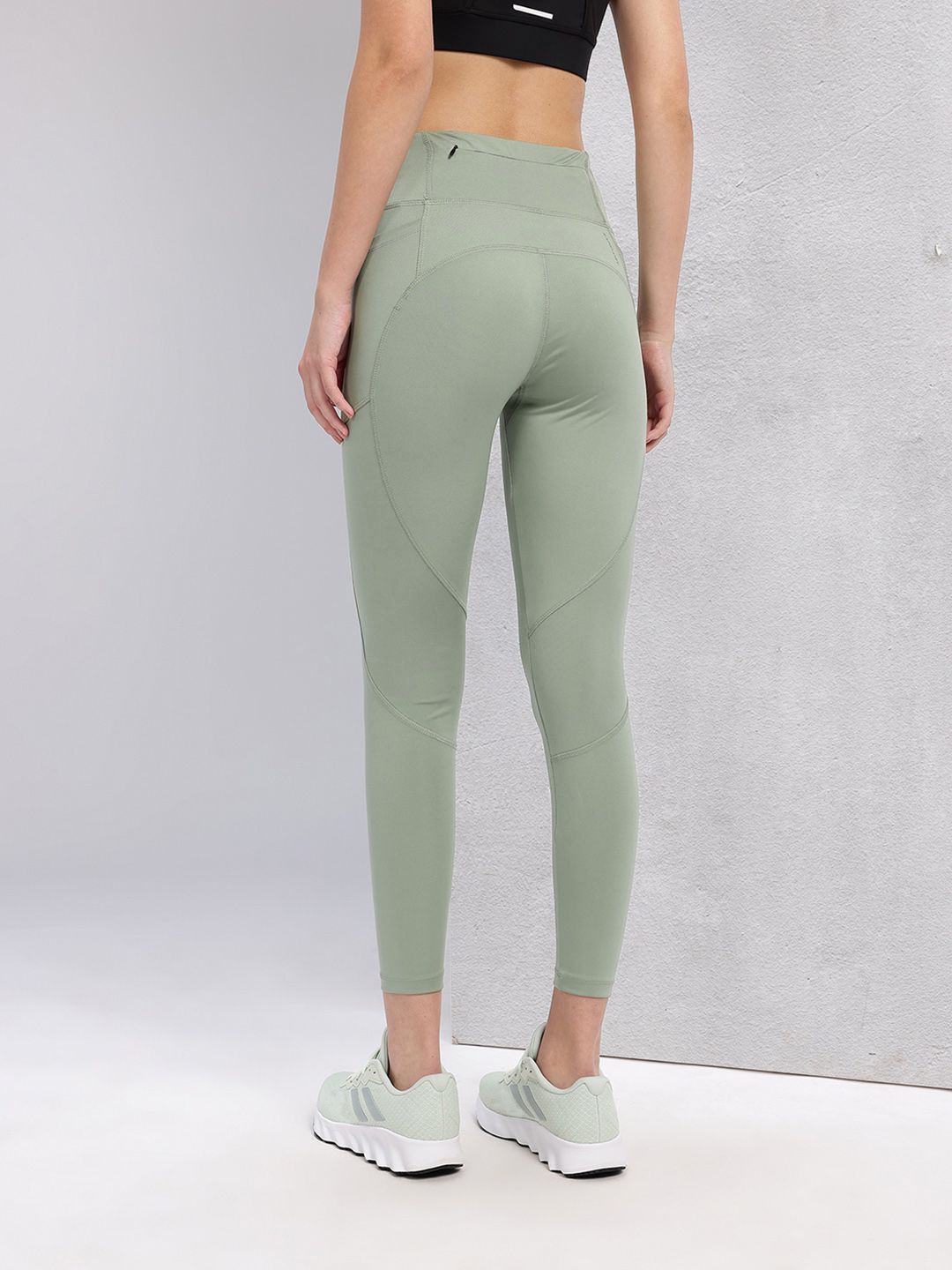 HRX by Hrithik Roshan Women Rapid-Dry Running Cropped Tights