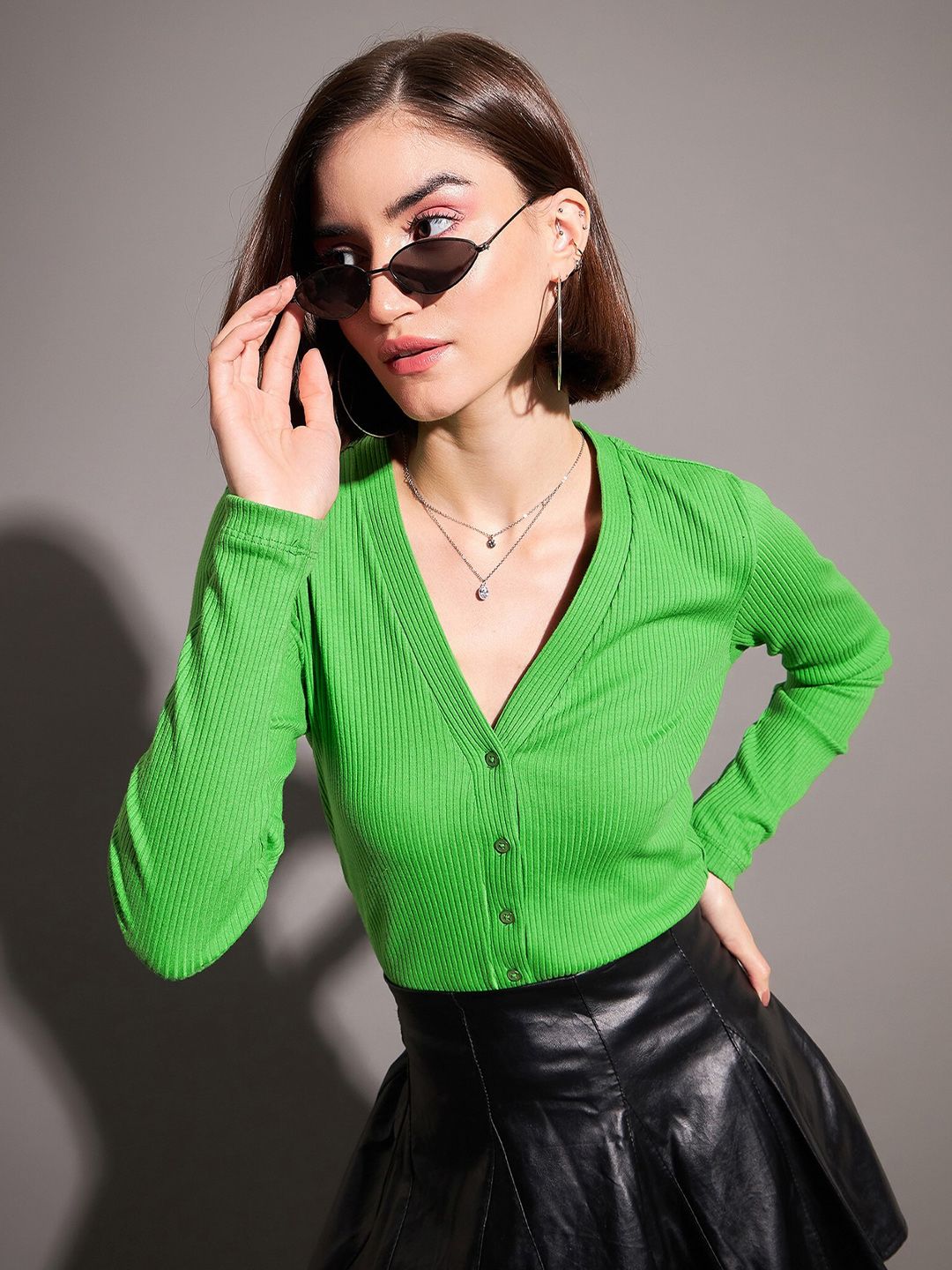 SASSAFRAS V-Neck Long Sleeves Crop Top