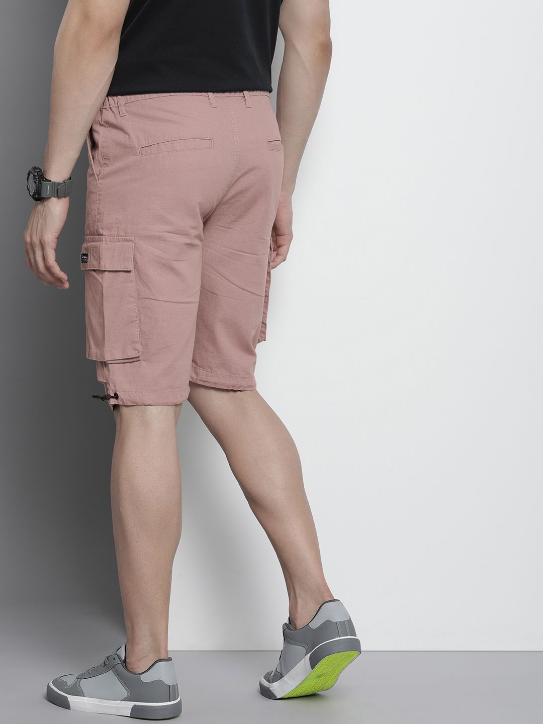 The Indian Garage Co Men Solid Cotton Relaxed Fit Cargo Shorts