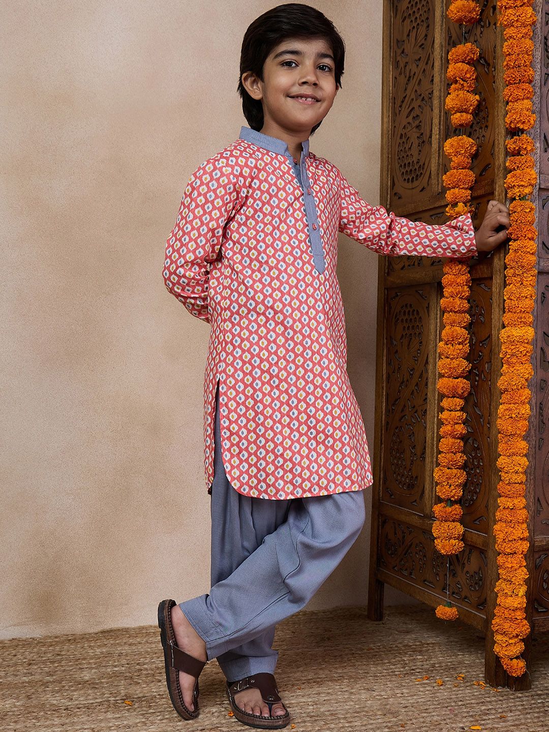 pspeaches Boys Mandarin collar Floral Printed Regular Kurta with Pyjamas