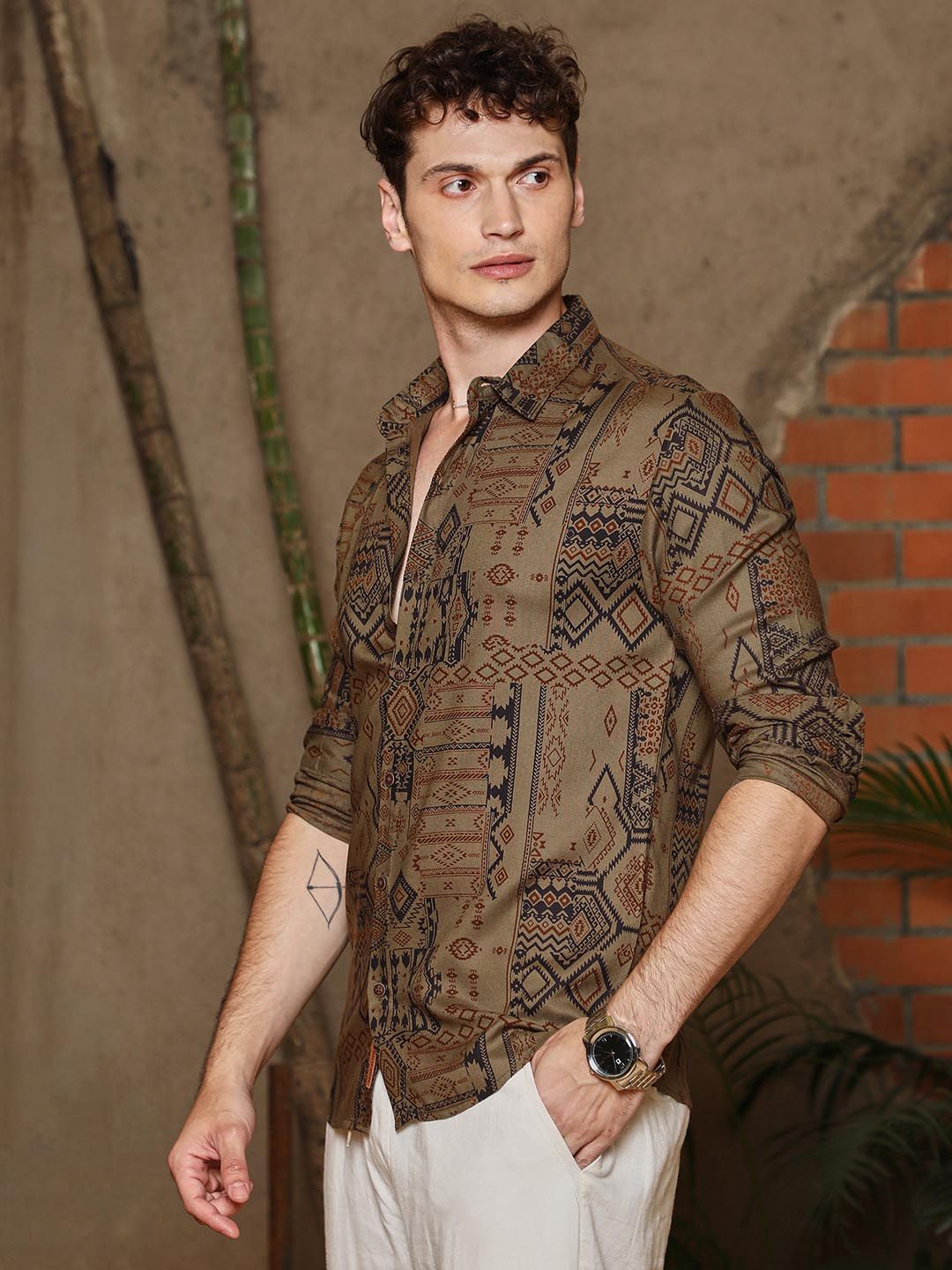 Campus Sutra Men Comfort Tartan Checks Opaque Printed Casual Shirt
