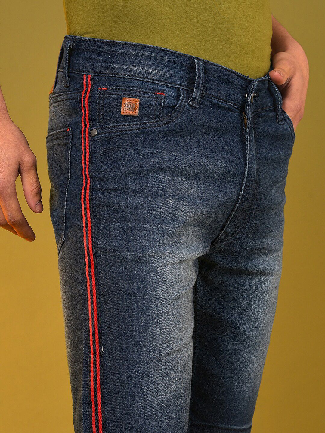 Campus Sutra Men Blue Washed Denim Outdoor Side Striped Denim Shorts