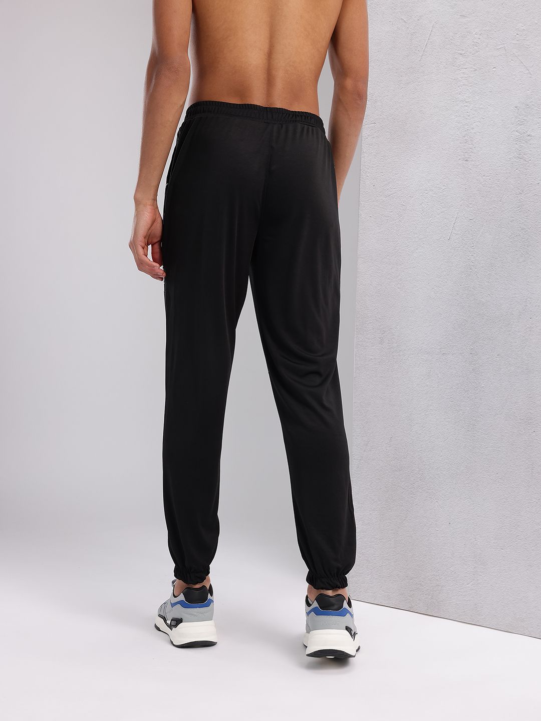 HRX by Hrithik Roshan Men Brand Logo Printed Mid-Rise Rapid-Dry Training Joggers