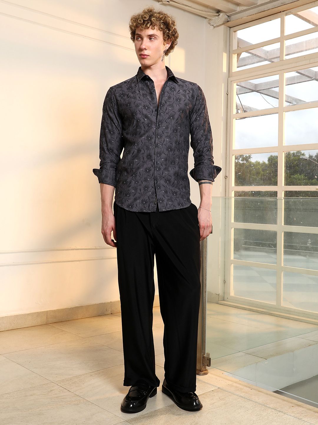 Campus Sutra Comfort Floral Printed Spread Collar Casual Shirt