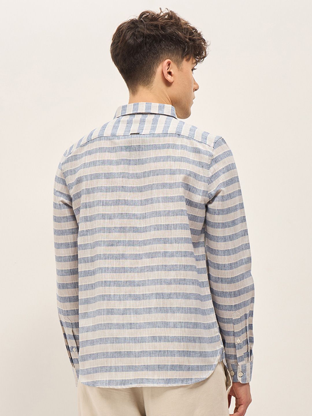 THE BEAR HOUSE Men Spread Collar Horizontal Striped Slim Fit Casual Shirt
