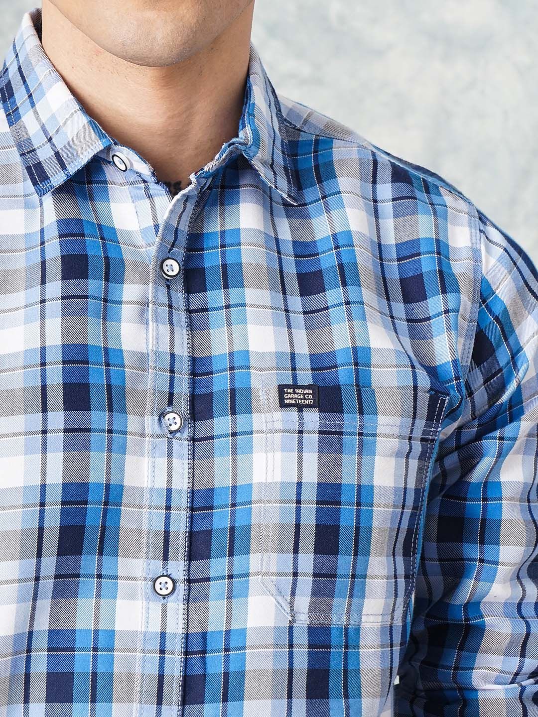 The Indian Garage Co Men Blue & White Slim Fit Checked Casual Shirt