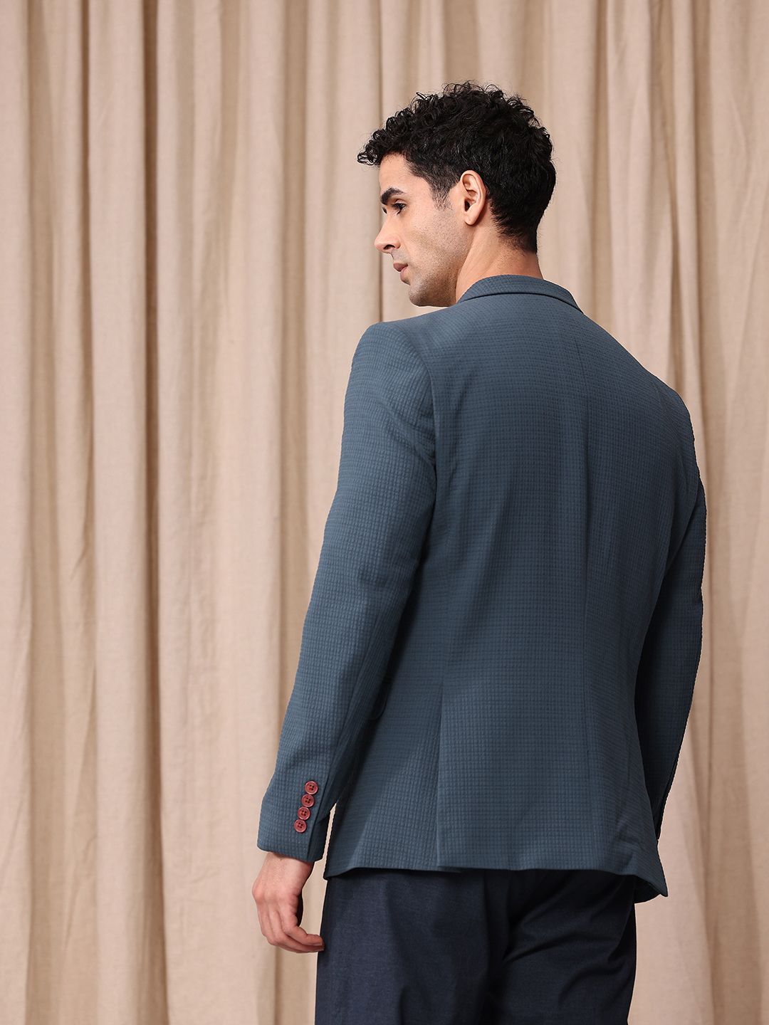 Mr.Bowerbird Reka Bentuk Self Textured Fit Fit Single Breasted Casual Blazer