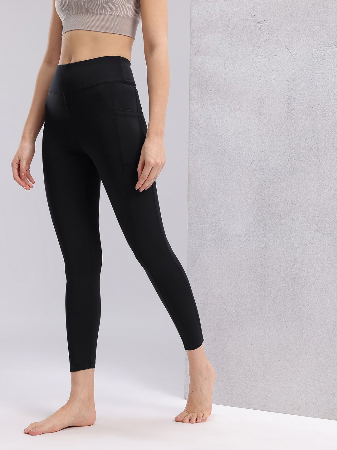 HRX by Hrithik Roshan Women Mid-Rise Cropped Rapid-Dry Yoga Tights