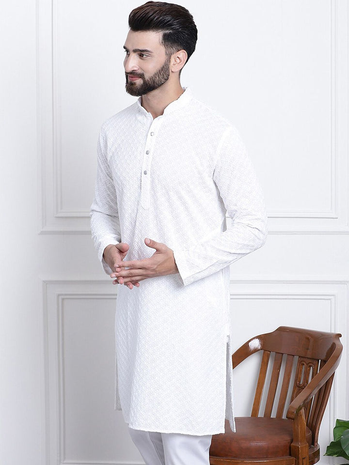 SOJANYA Geometric Embroidered Pure Cotton Straight Kurta