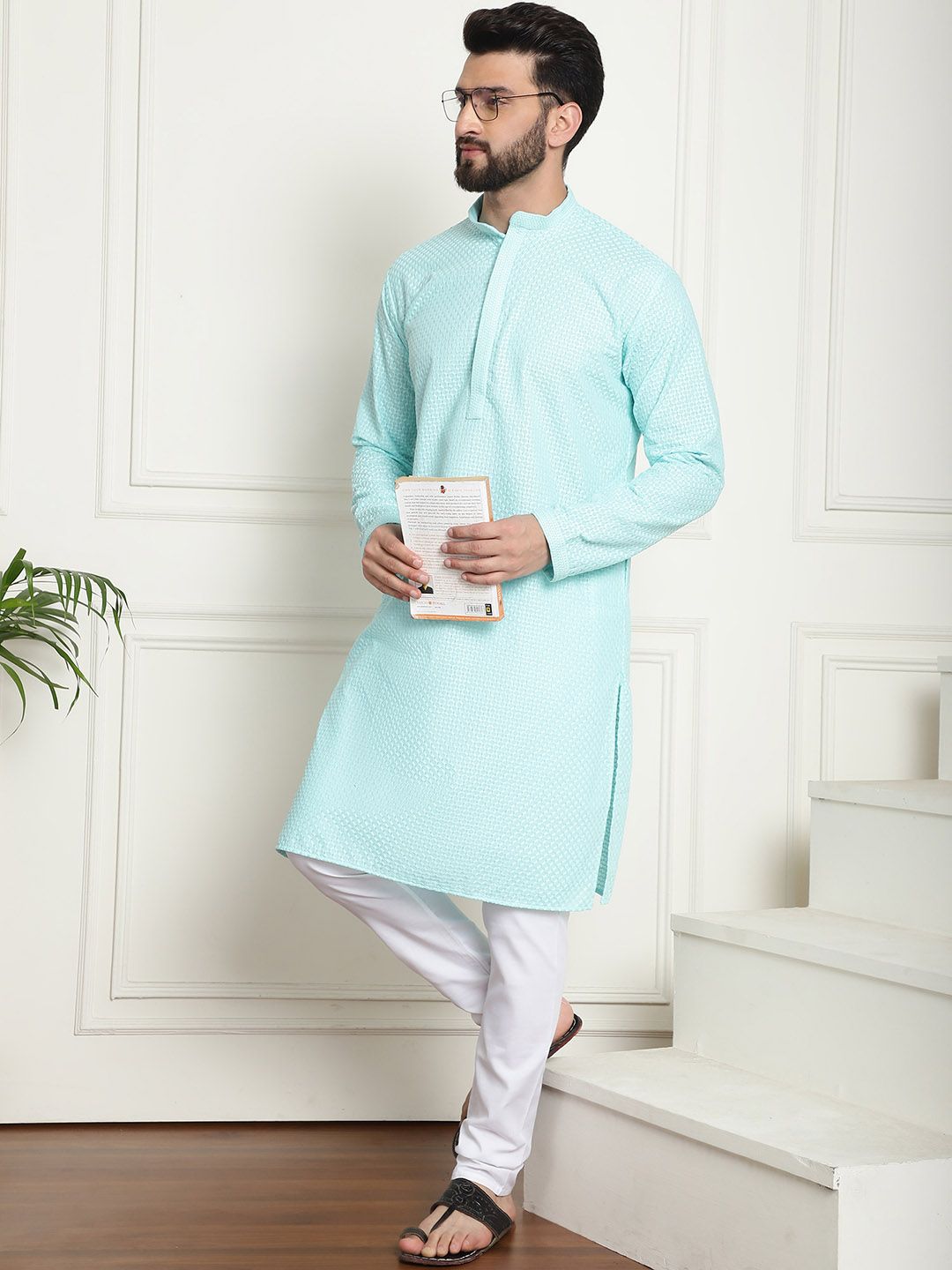 SOJANYA Geometric Embroidered Pure Cotton Straight Kurta