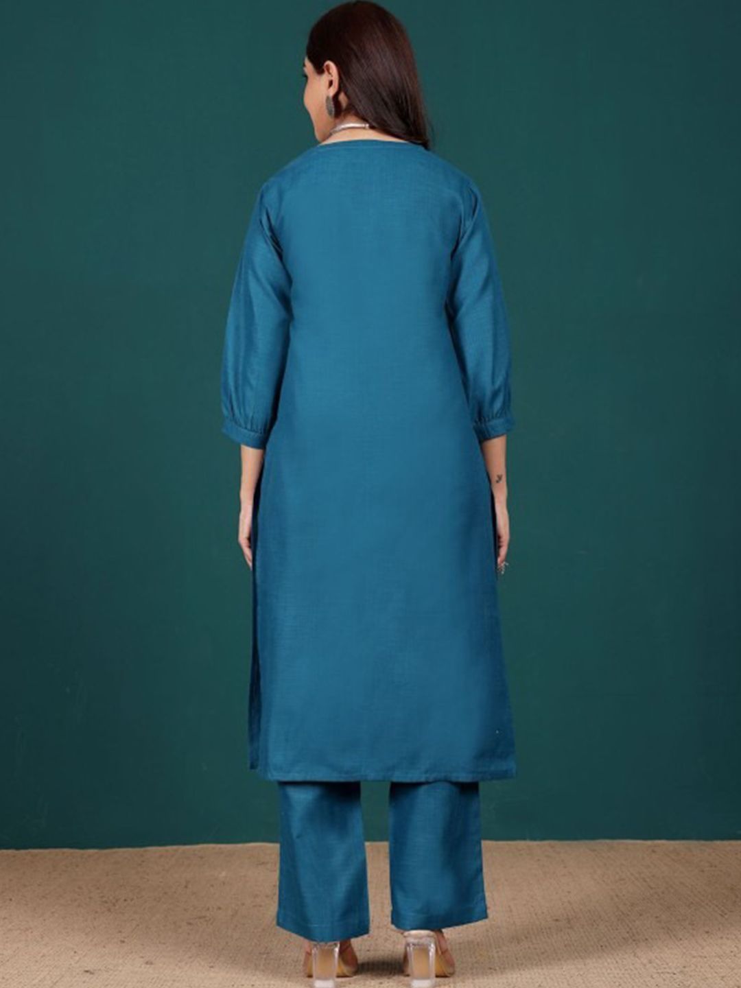 Varanga Women Regular Kurta with Trousers