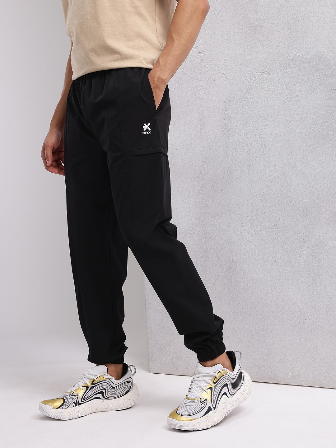 HRX by Hrithik Roshan Men Front Seam Mid-Rise Regular Fit Lifestyle Joggers