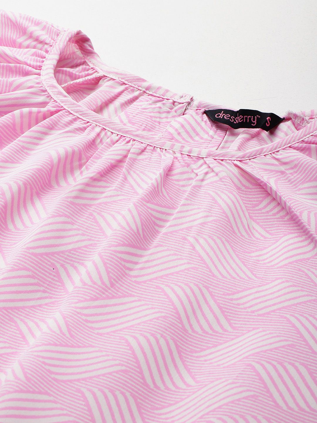 DressBerry Geometric Print Flared Sleeve Top