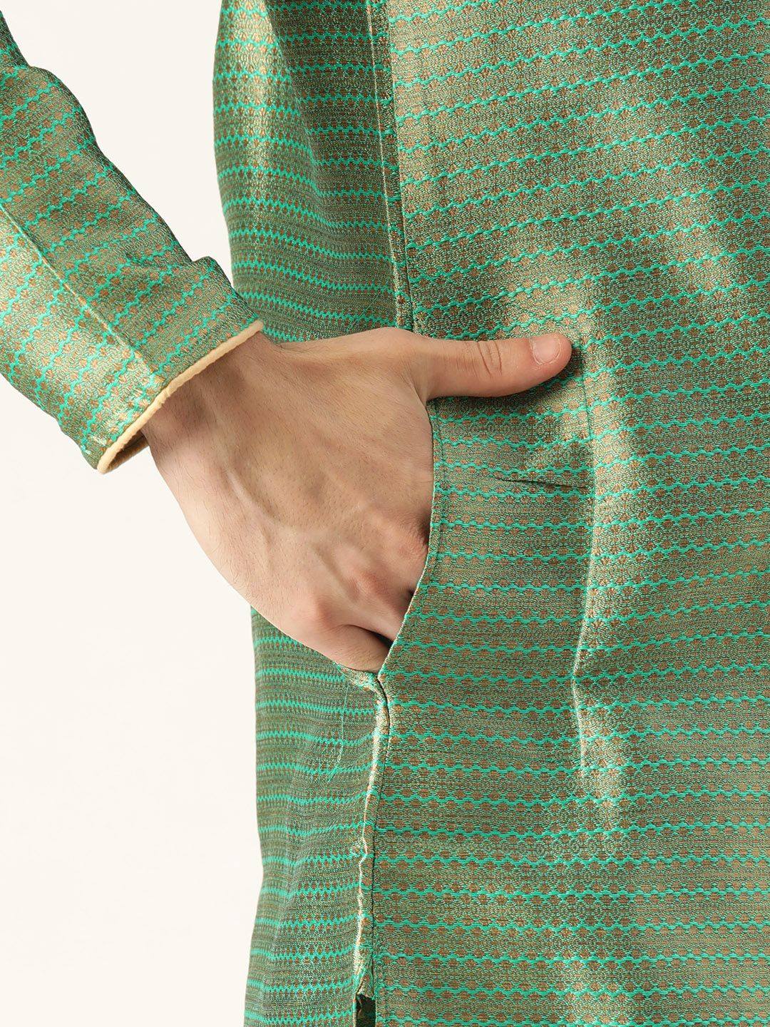 SOJANYA Men Green & Golden Woven Design Kurta Lurus