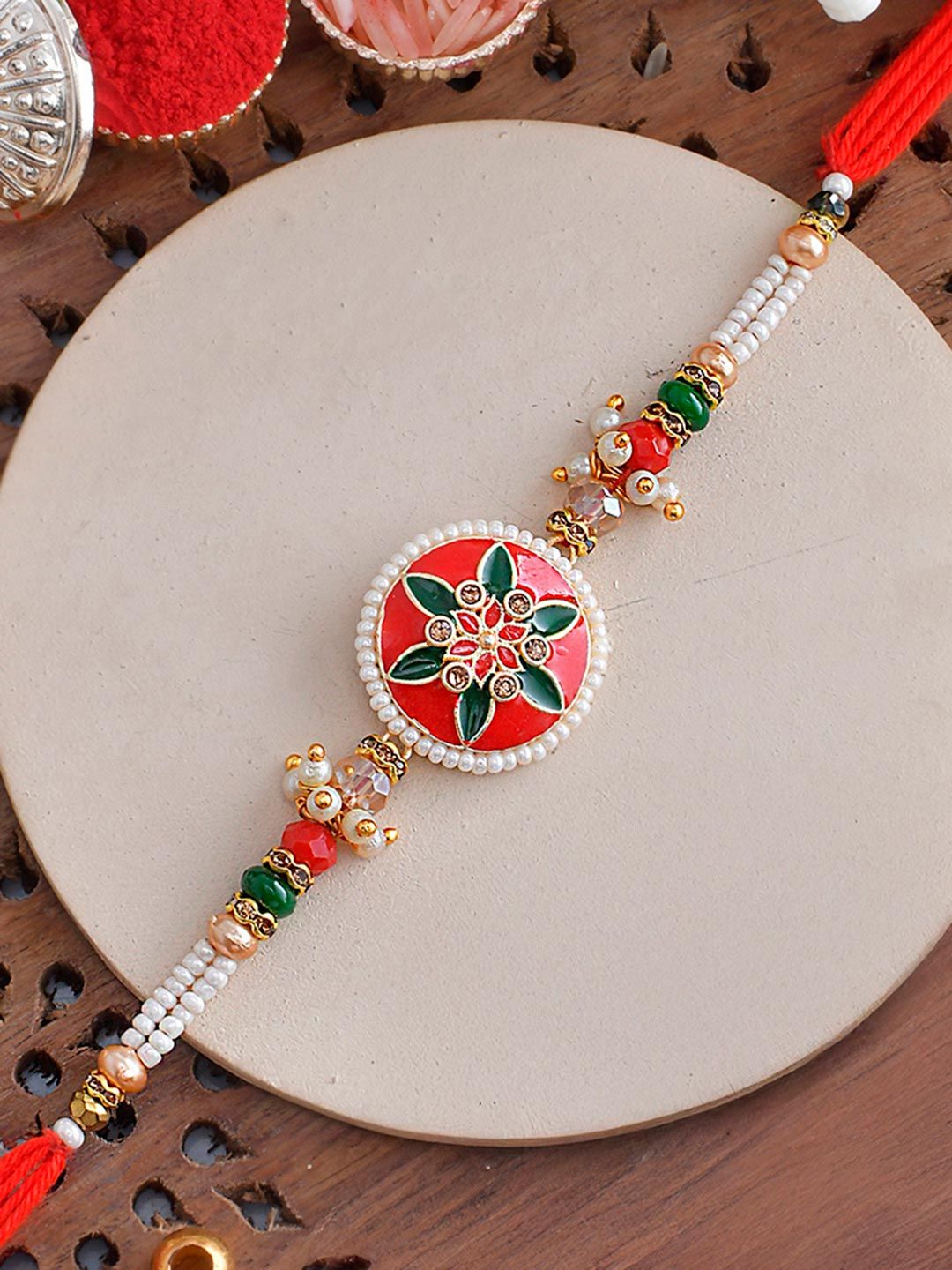 Rakhi Benang Lelaki Voylla Berhias Dan Manik Untuk Abang