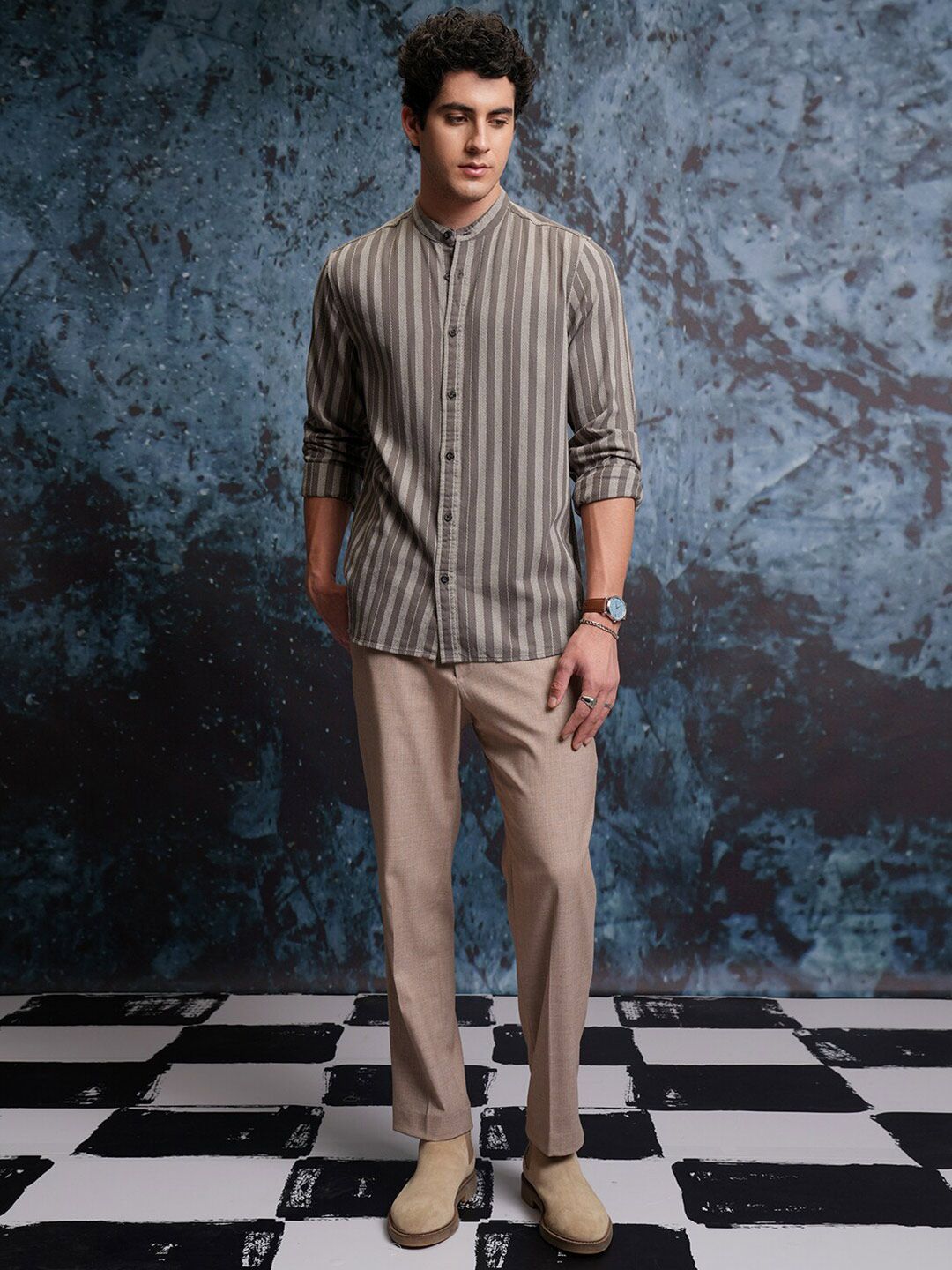 Locomotive Men Grey Mock Lino Dobby Textured Striper Stand-Up Collar Regular Shirt