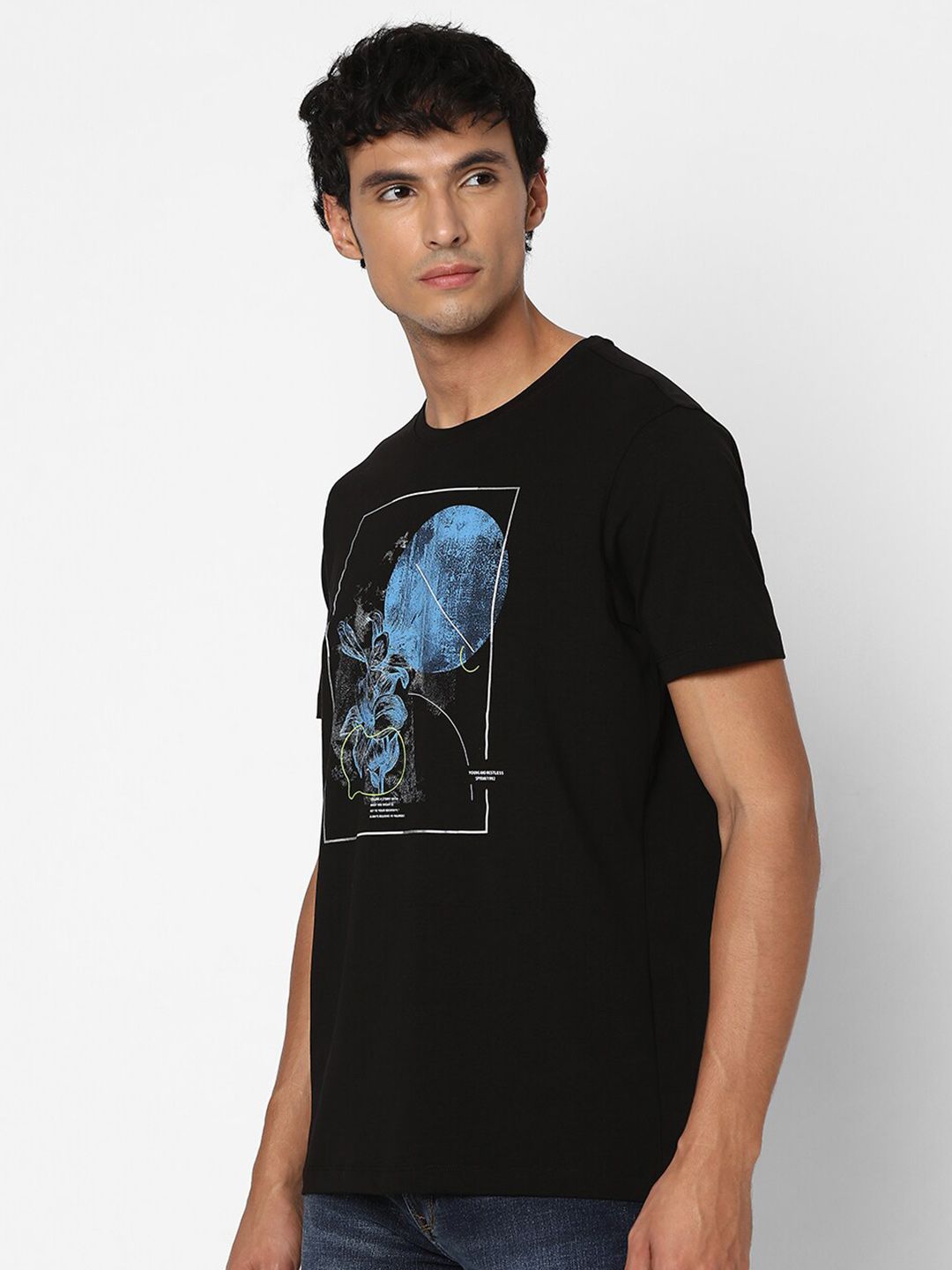 SPYKAR Graphic Printed Slim Fit Cotton T-shirt