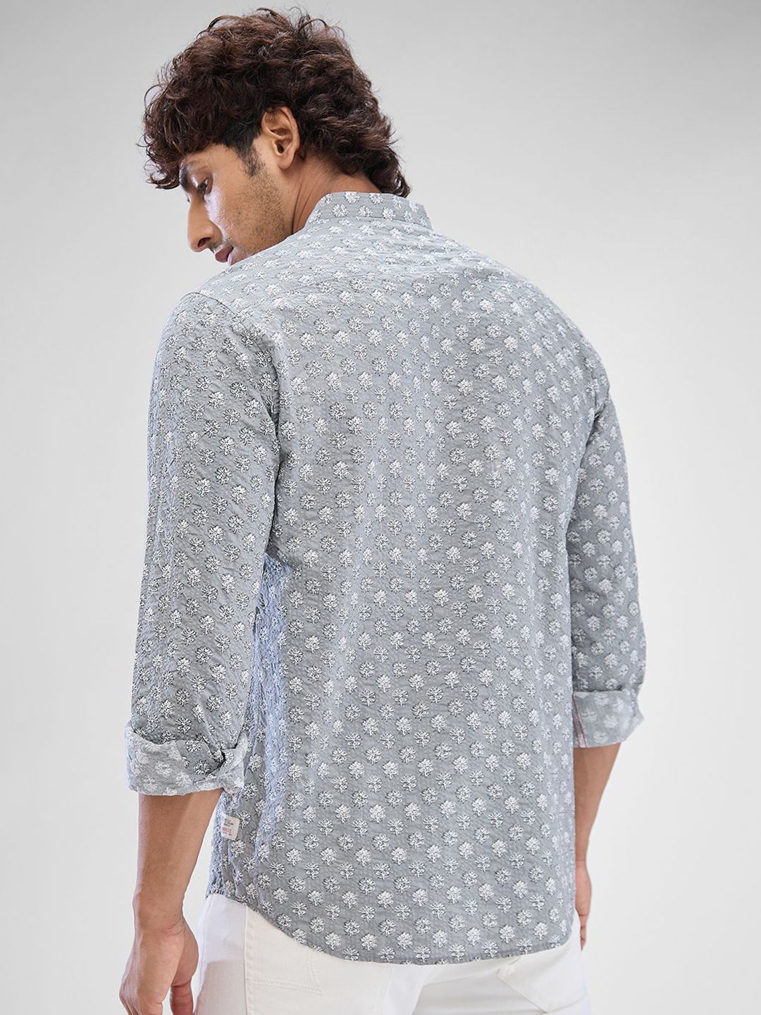 SPYKAR Men Slim Fit Floral Printed Opaque Mandarin Collar Casual Shirt