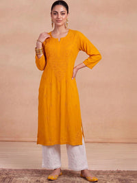 Rumah Wanita Chikankari Motif Etnik Bersulam Kurta Chikankari