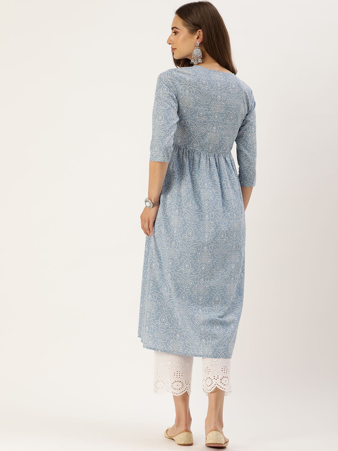 Wanita Varanga dicetak Kurta