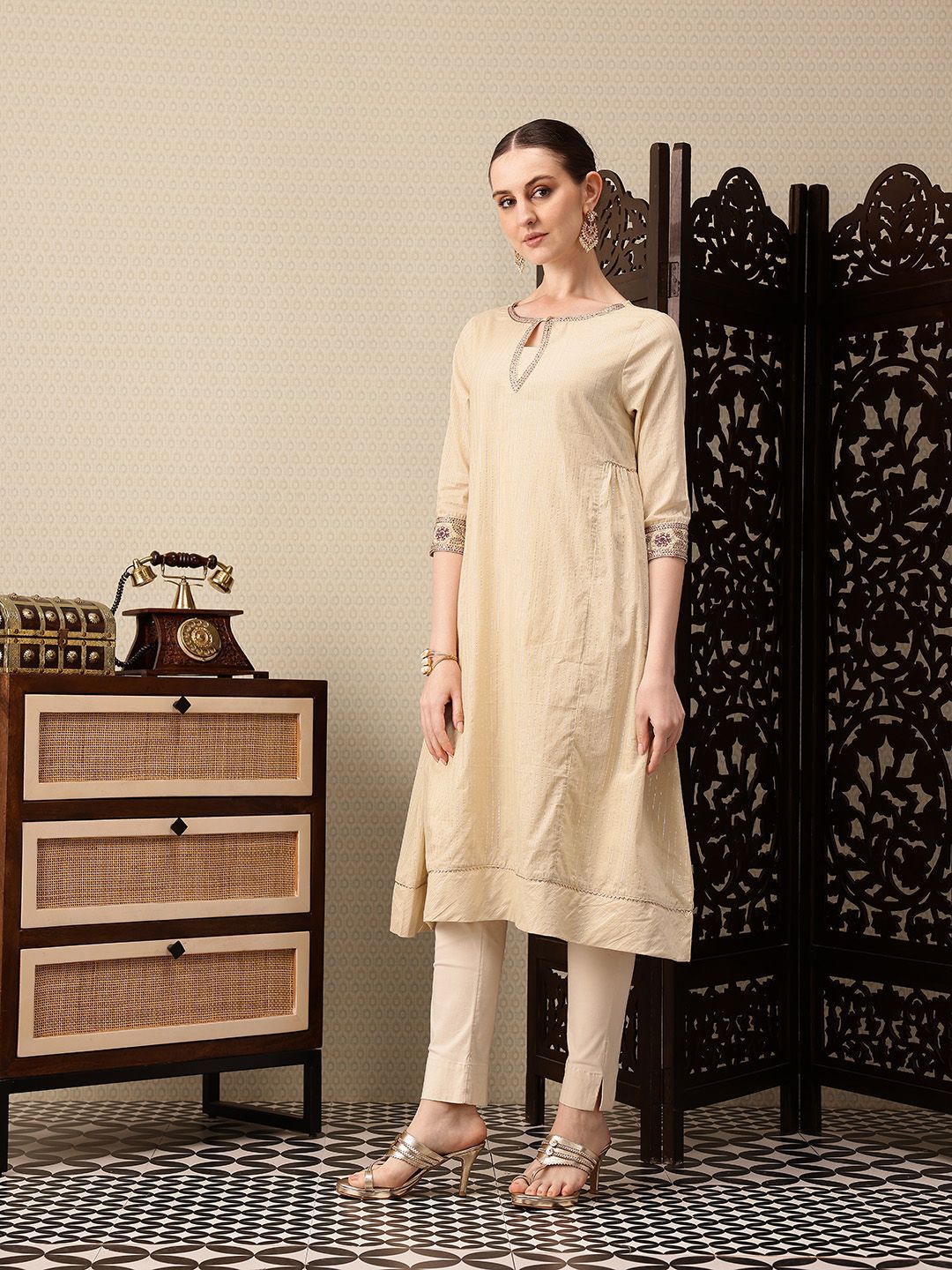 House of Pataudi Striped Keyhole Neck Sequinned A-Line Jashn Kurta