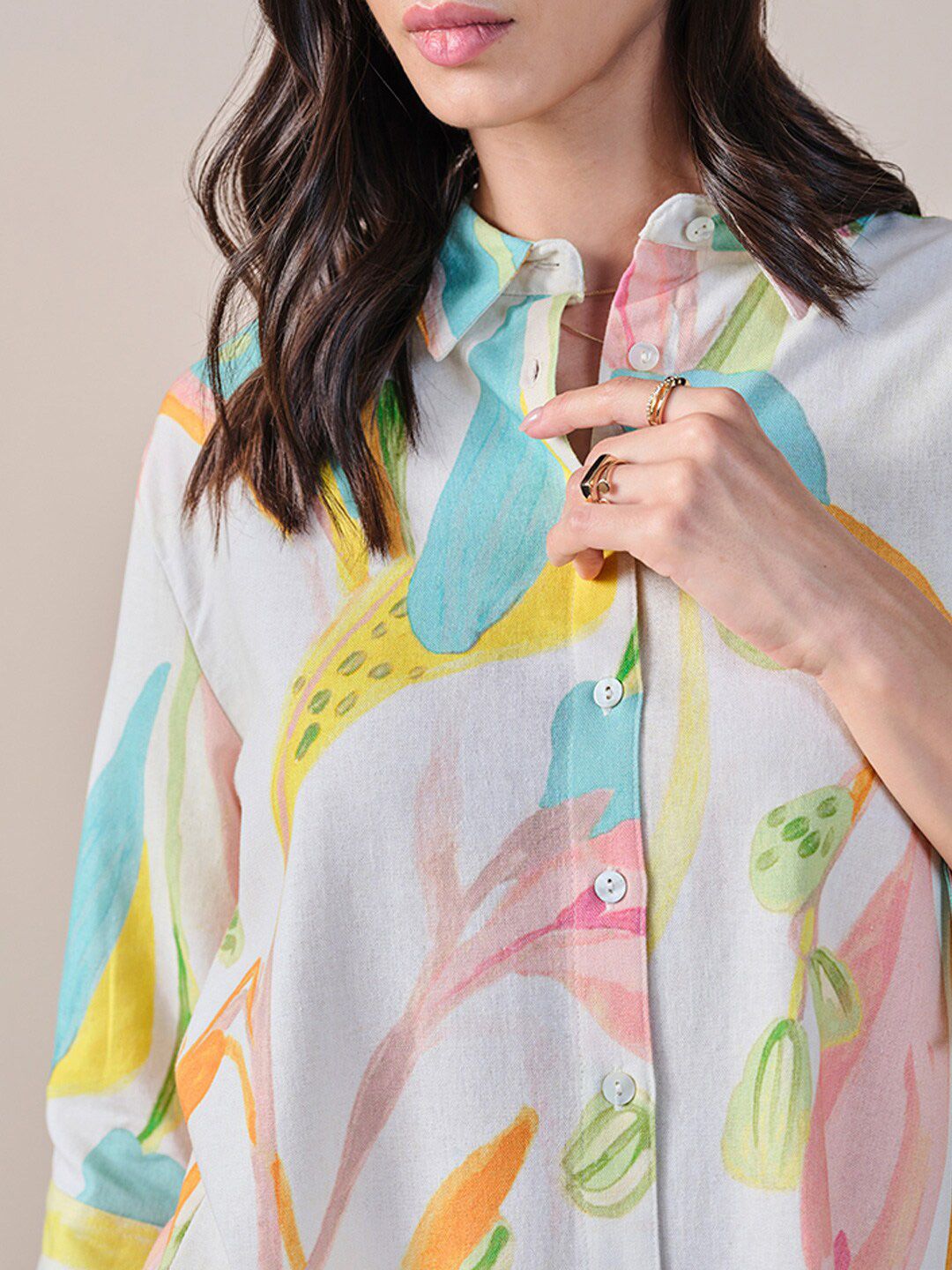 AND Print Shirt Collar Styled Back Top
