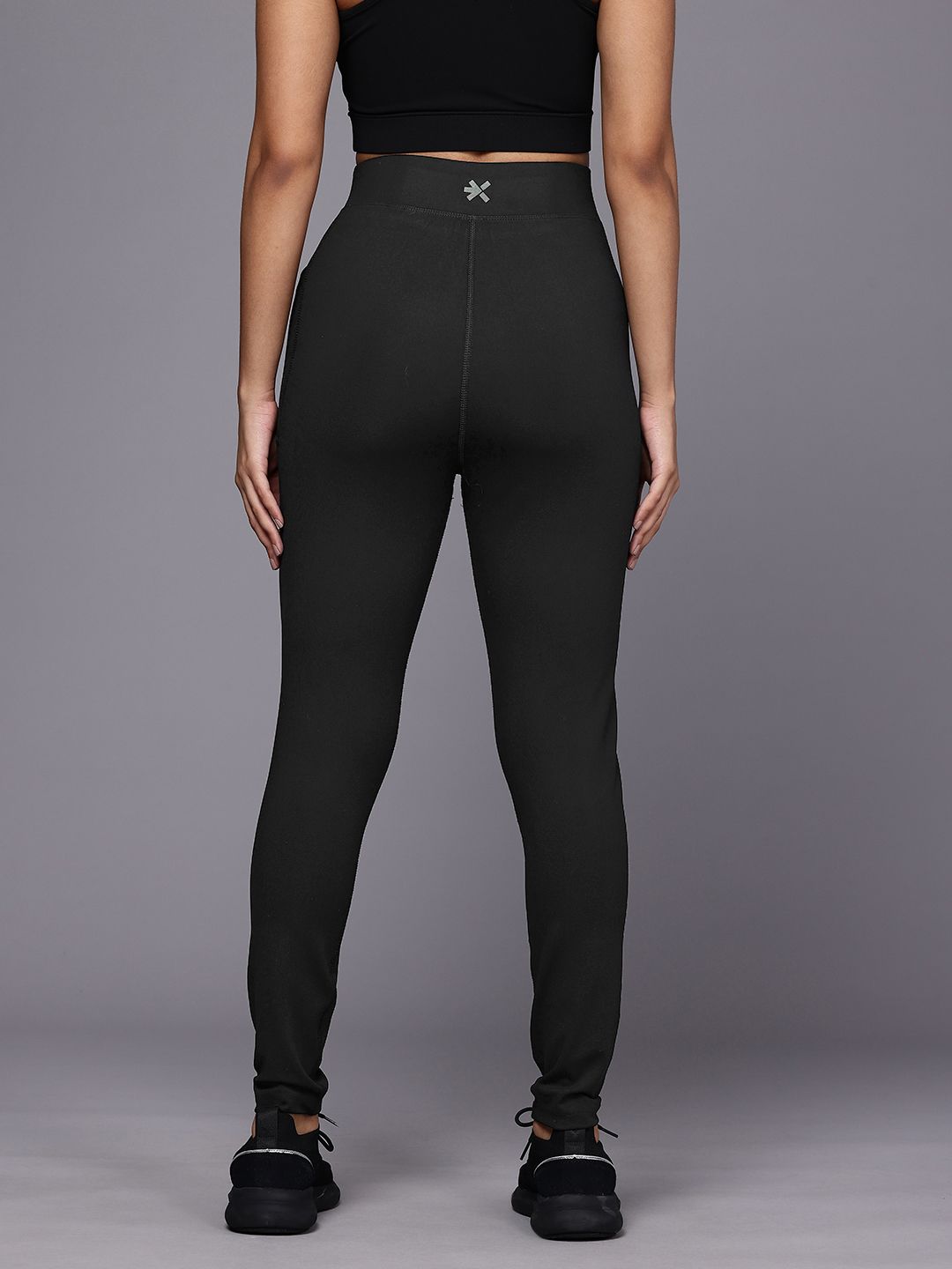 HRX by Hrithik Roshan Women PERFORMANCEBONDED Rapid-Dry Running Tights AW24_W_TG_KRS002_03