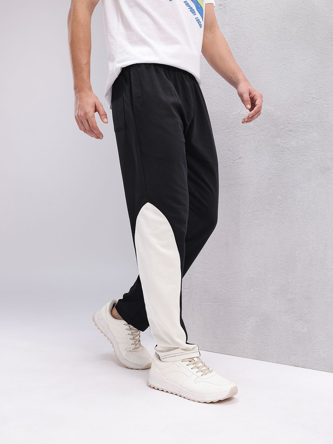 HRX by Hrithik Roshan Men Colourblocked Lifestyle Joggers