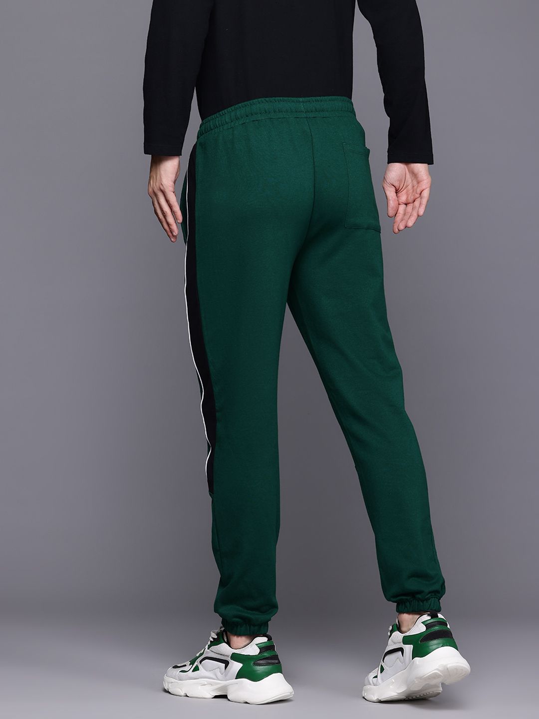 HRX by Hrithik Roshan Men Contrast Taping Lifestyle Joggers