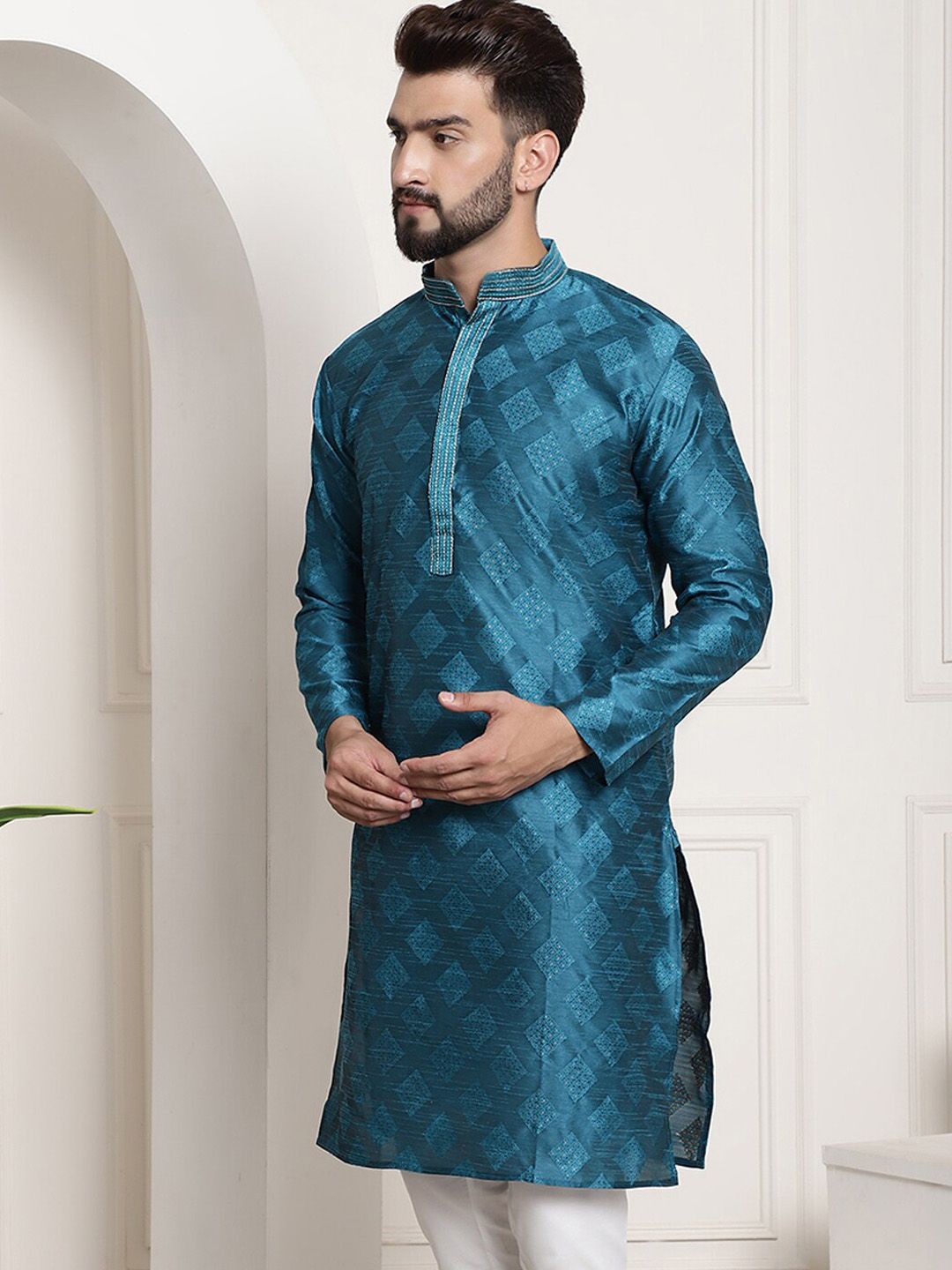 SOJANYA Ethnic Motifs Embroidered Mandarin Collar Thread Work Cotton Silk Kurta