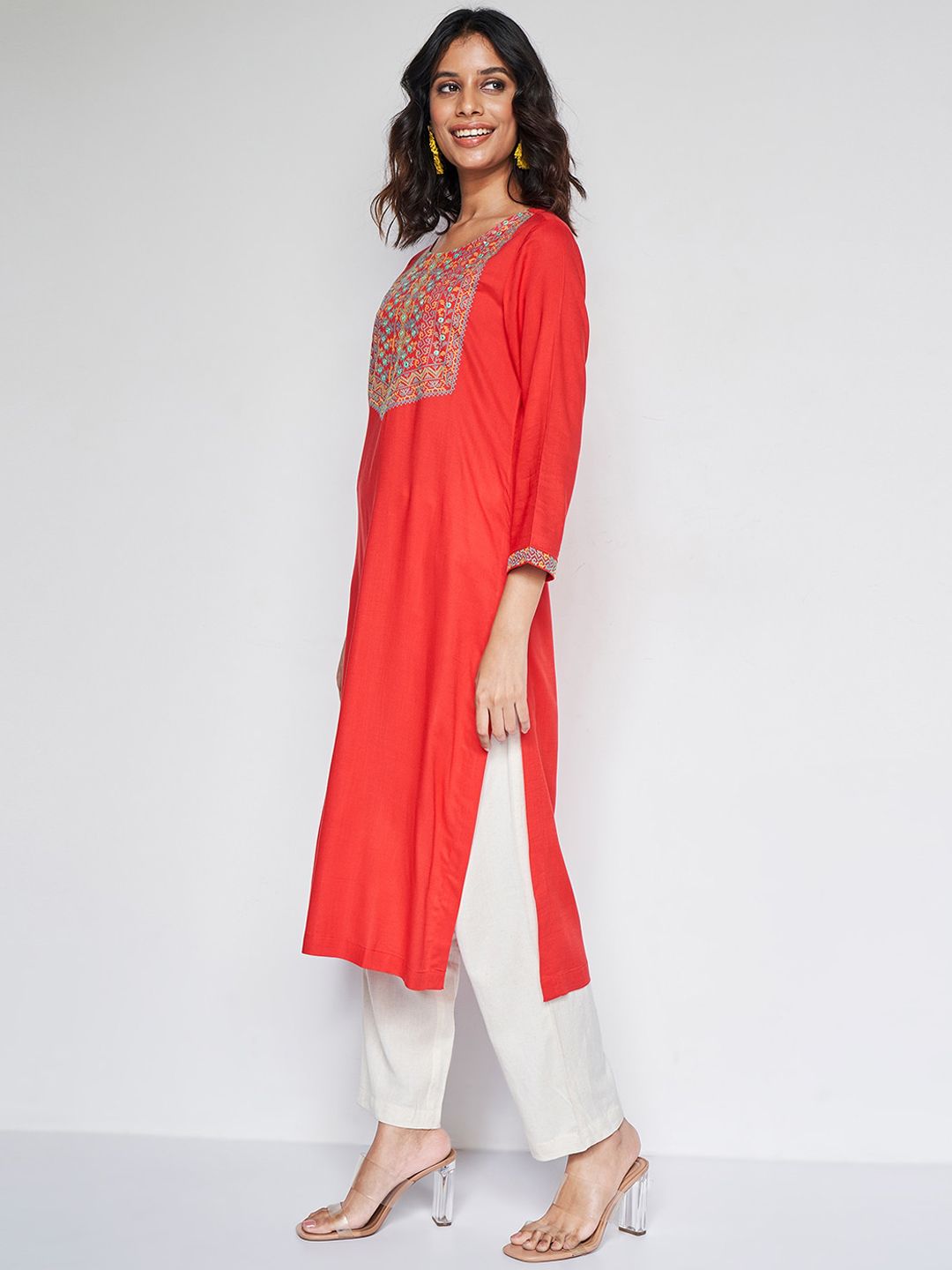 Global Desi Ethnic Motifs Yoke Design Thread Work Kurta