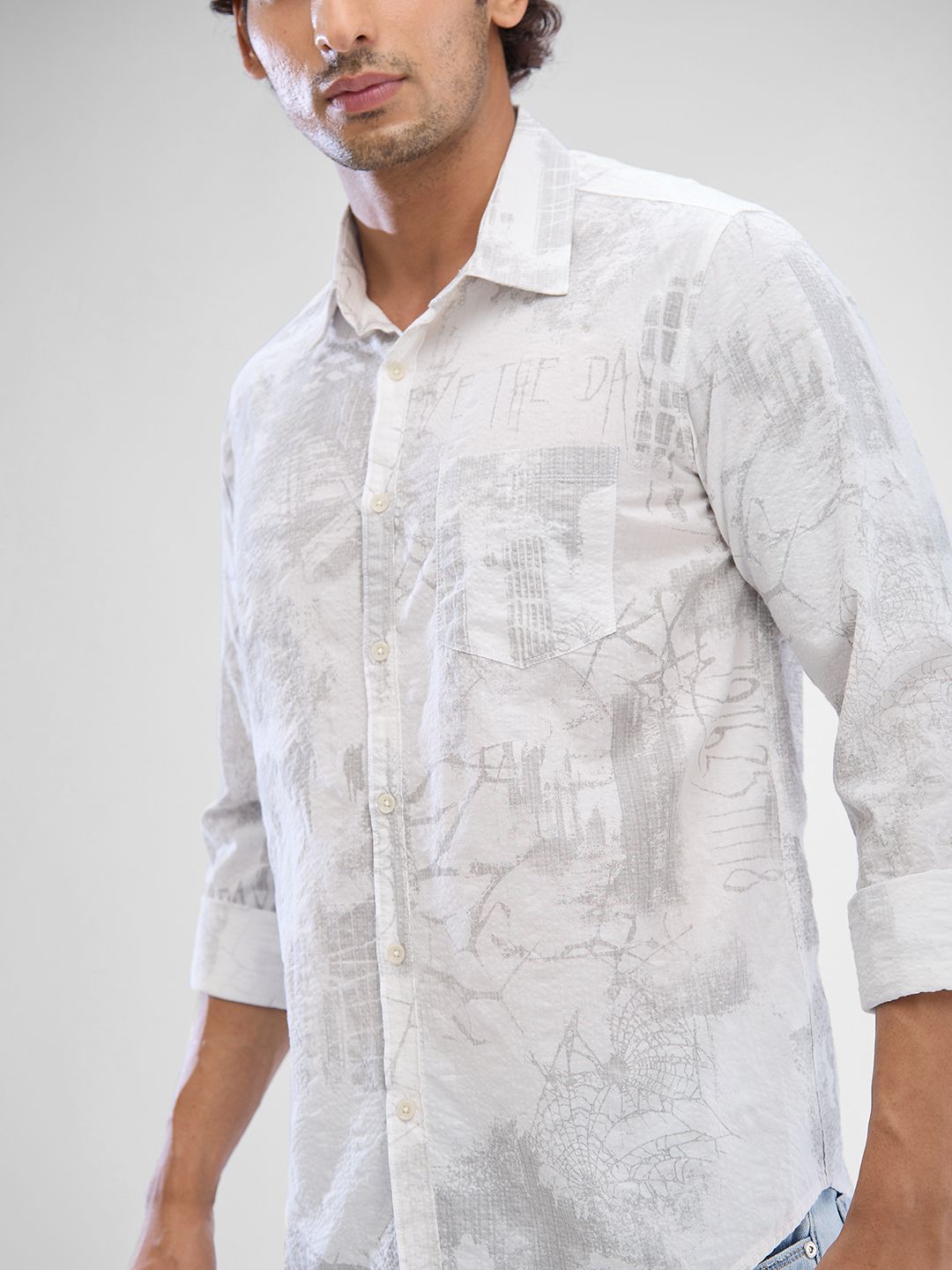 SPYKAR Men Slim Fit Opaque Abstract Printed Spread Collar Casual Shirt