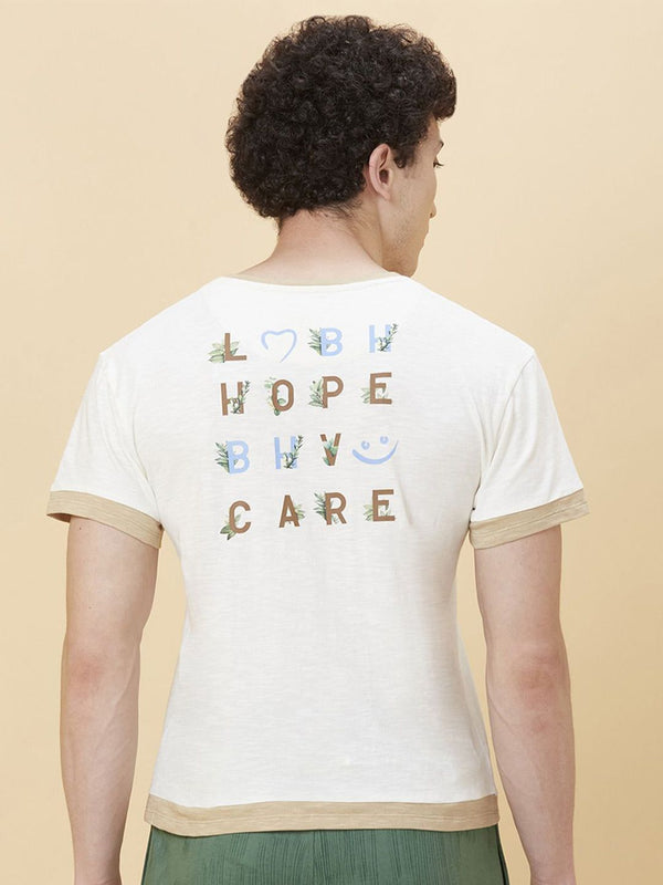 Menjadi T-Shirt Leher Leher Manusia Dicetak