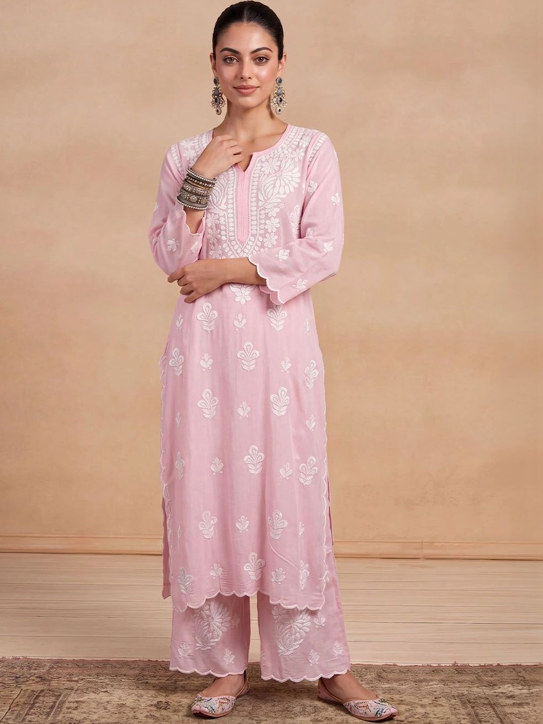 Rumah Wanita Chikankari Motif Etnik Bersulam Kurta Chikankari Biasa dengan Palazzos