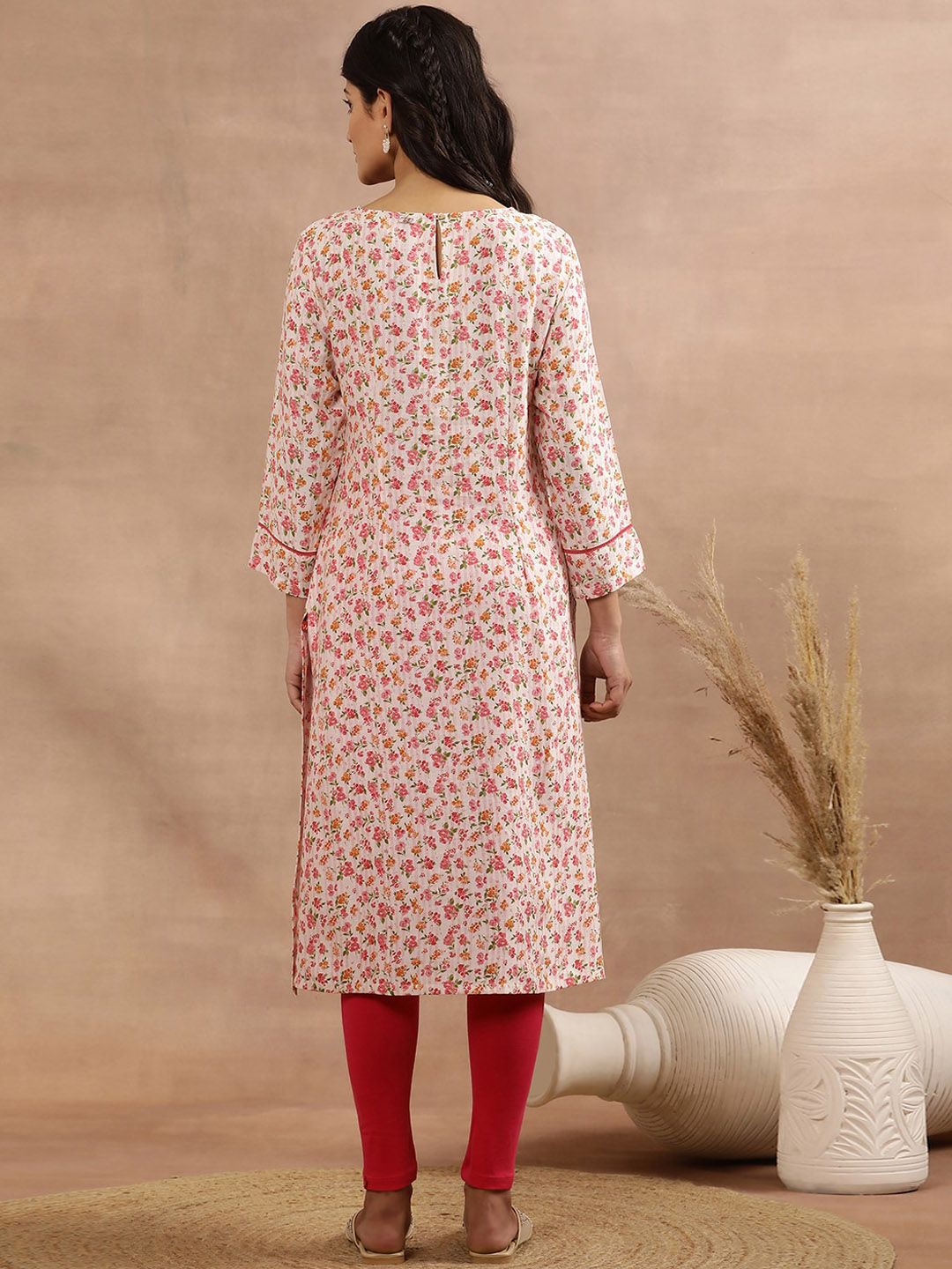 W White & Pink Floral Printed Thread Work Straight Kurta