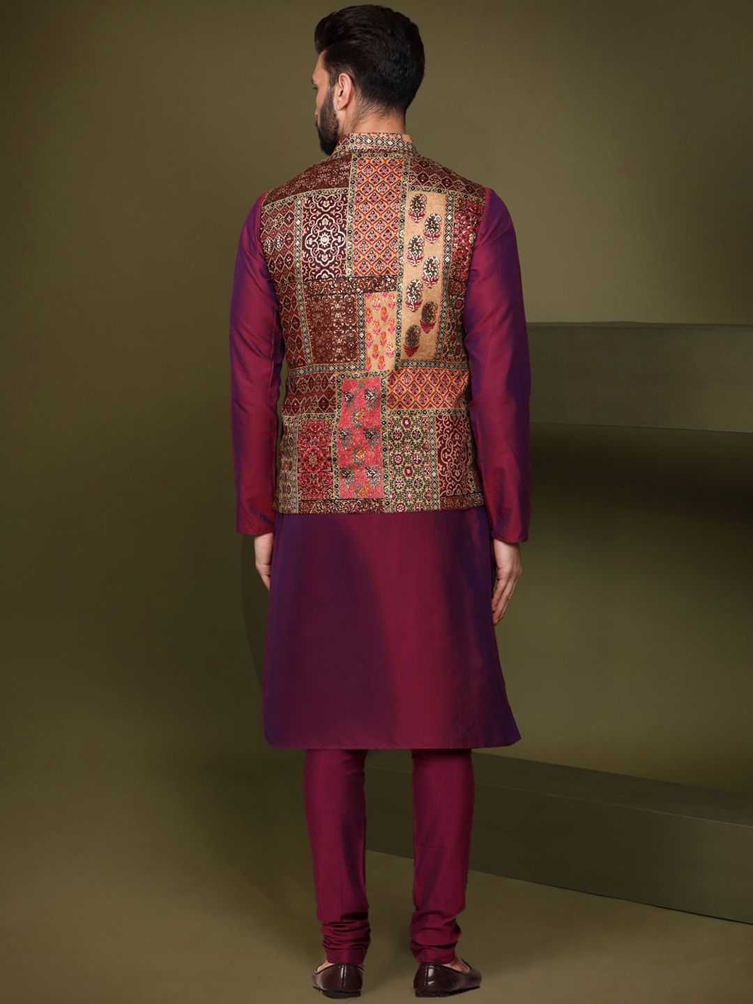 KISAH Mandarin Collar Straight Kurta With Churidar & Nehru Jacket