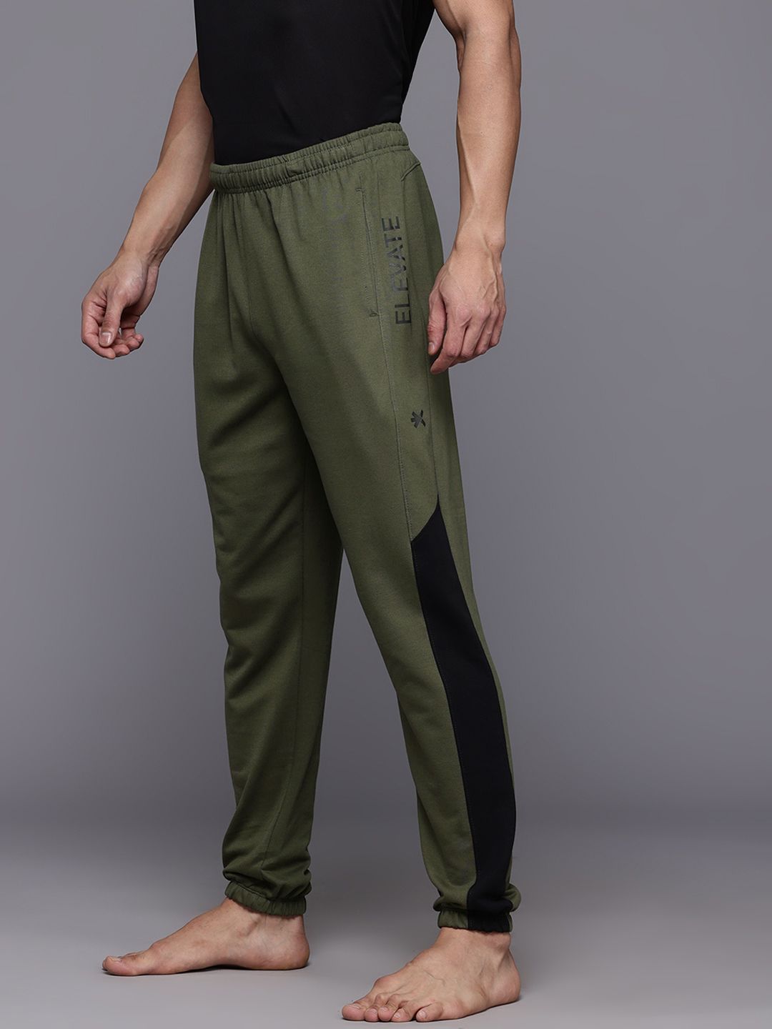 HRX by Hrithik Roshan Men Mid-Rise Regular Fit Yoga Joggers