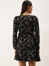 Berrylush Women Black & White Printed Wrap Dress