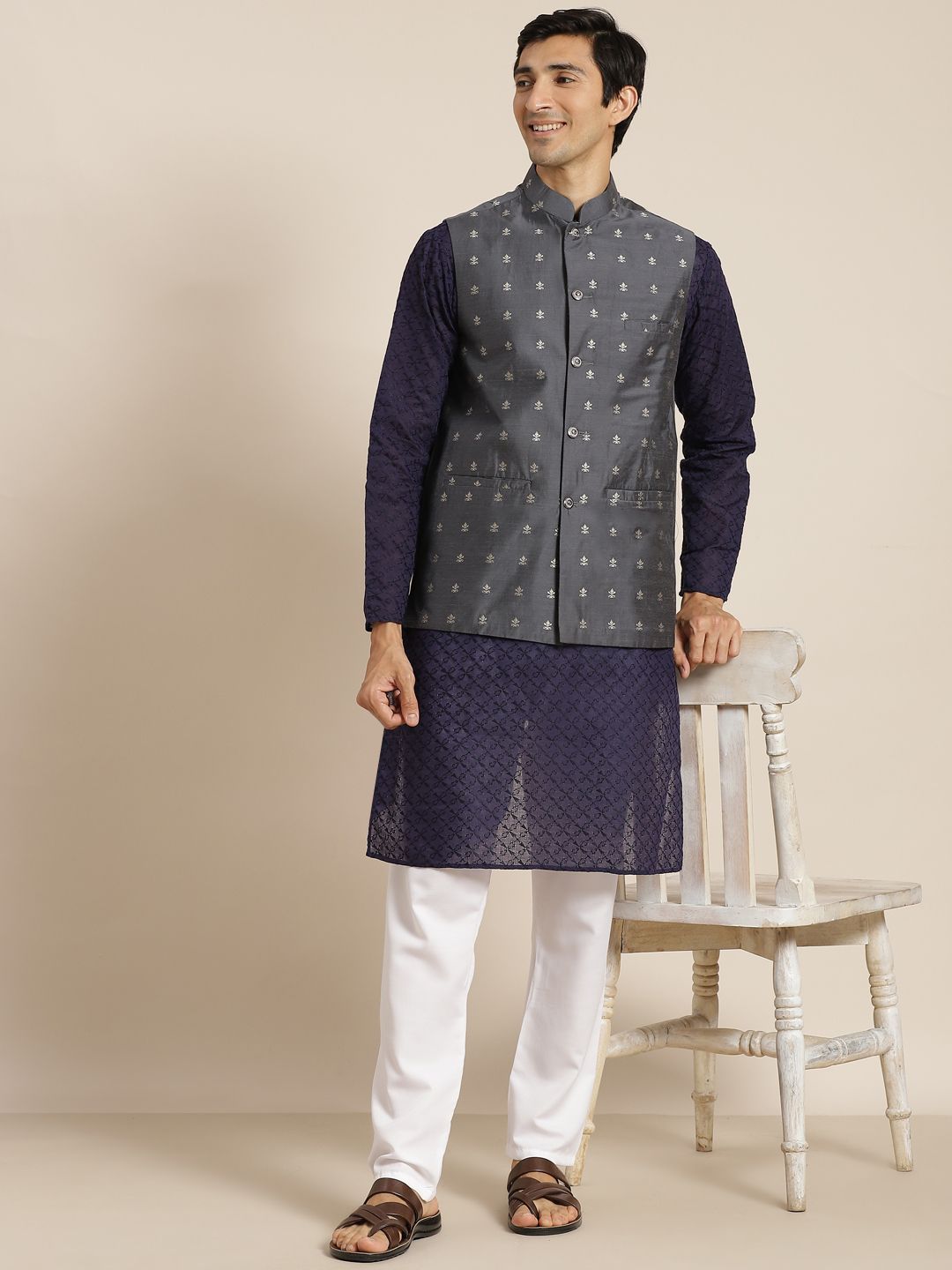 SOJANYA Lelaki Navy Blue Ethnic Chikankari Pure Cotton Kurta with Churidar & Nehru Jacket