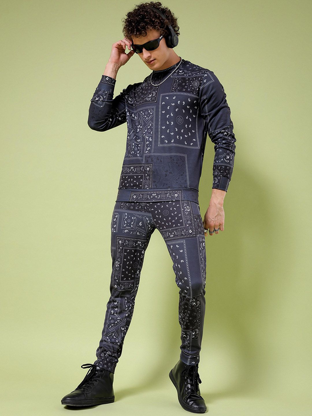 The Indian Garage Co Printed Hooded Sweatshirt & Joggers Co-Ords